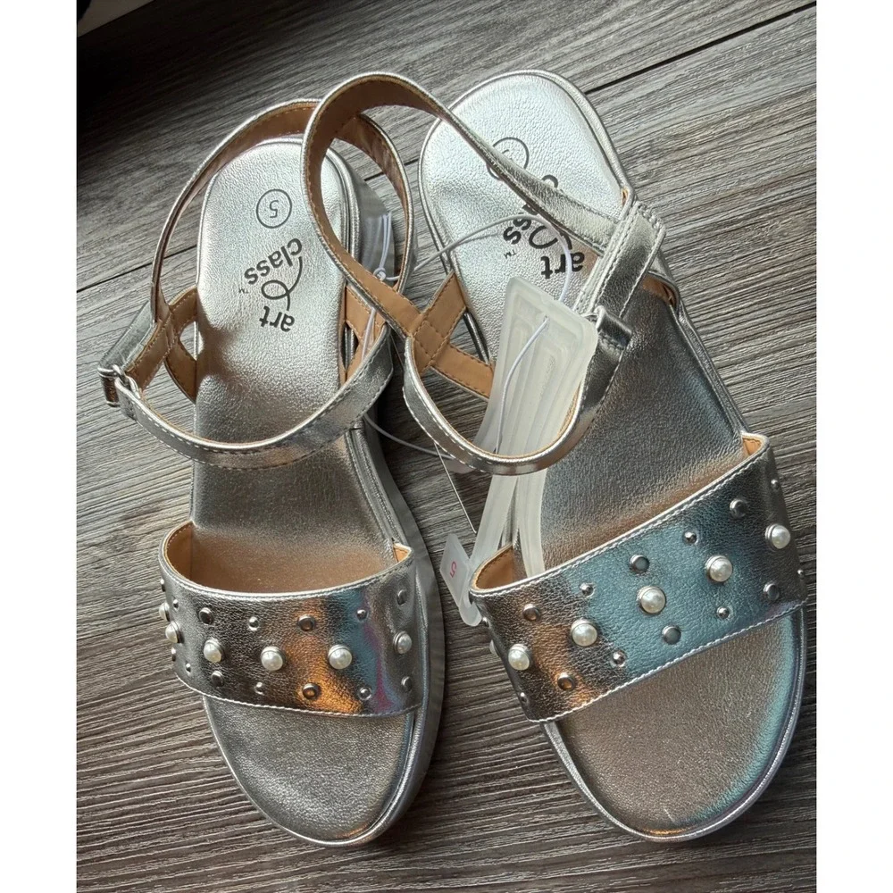 Art Class Girls‎ Silver Metallic Platform Sandals Pearl Studded Wedge Size 5 NEW